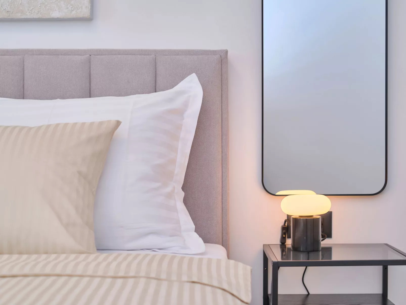 "Splitful Apartment" - Dedans