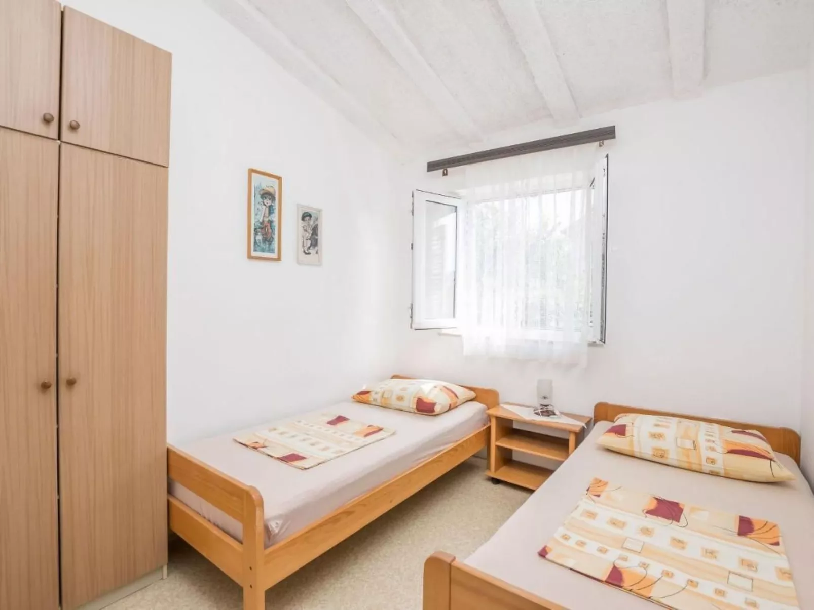 Wohnung "Mira" direkt am Strand-Drinnen