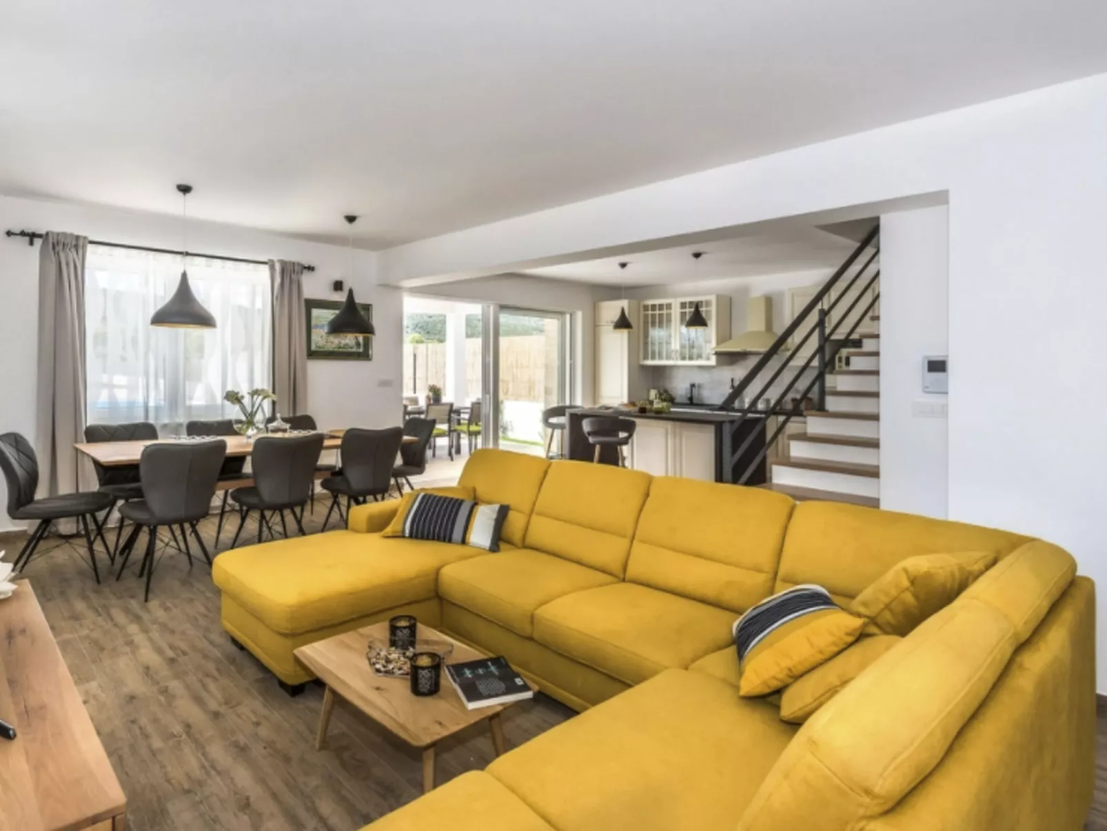 Villa Juhuhu in Dubrava kod Sibenik-Image-tags.info