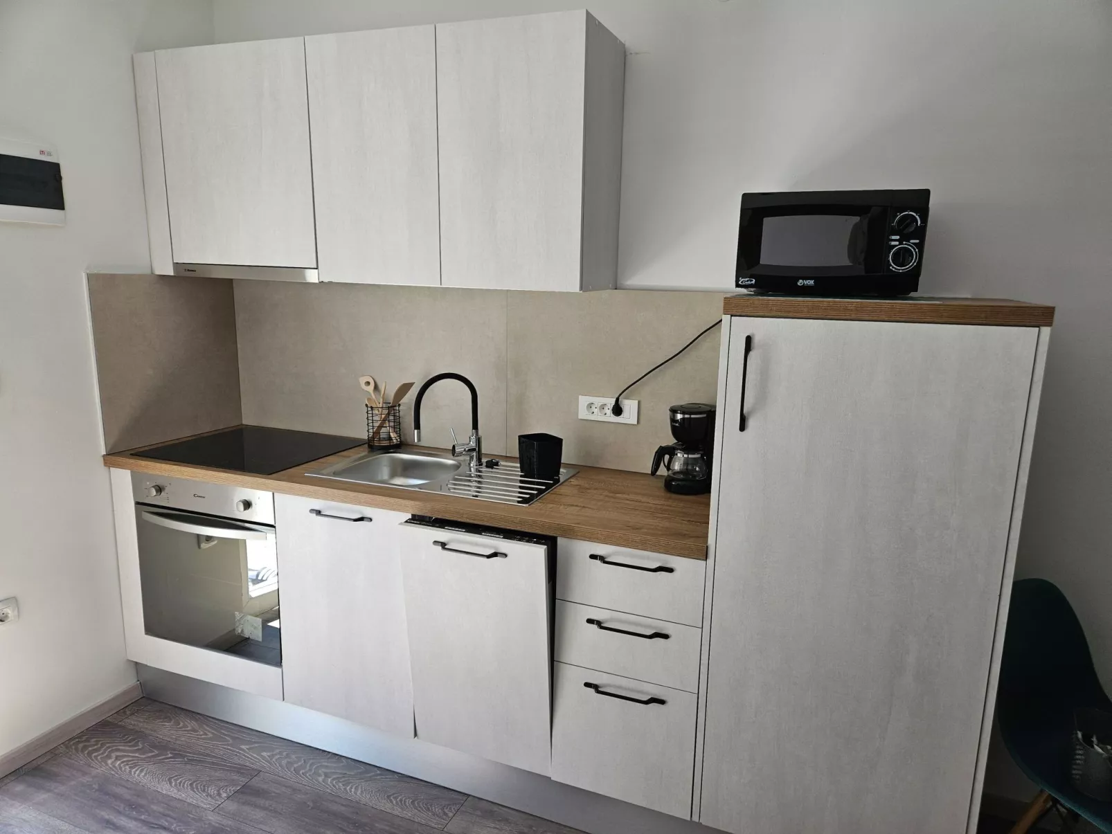 Studio-Apartment für 2 Personen mit Terrasse-Drinnen