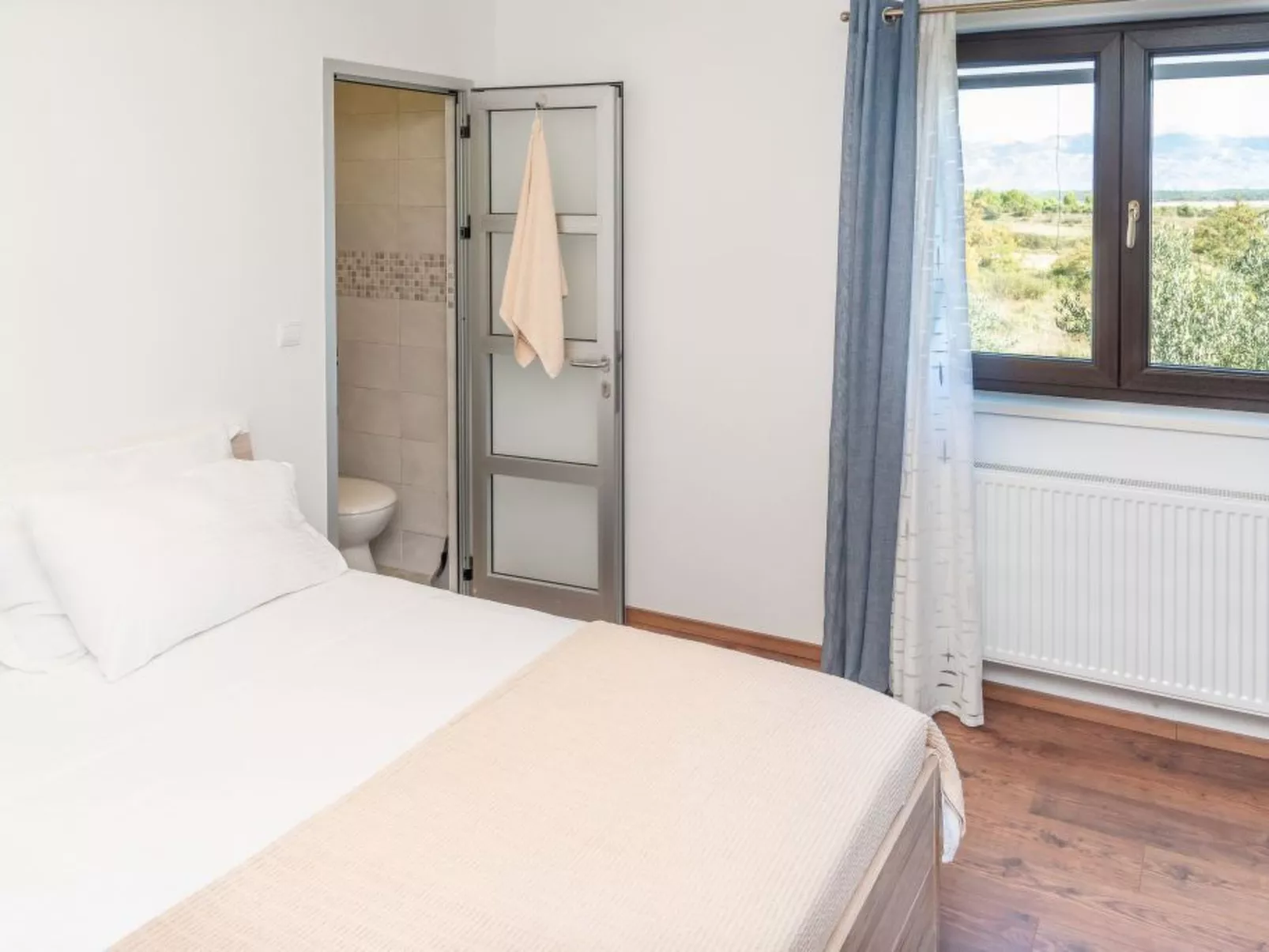 Villa Maslina mit privatem Pool in ruhiger Lage-Drinnen