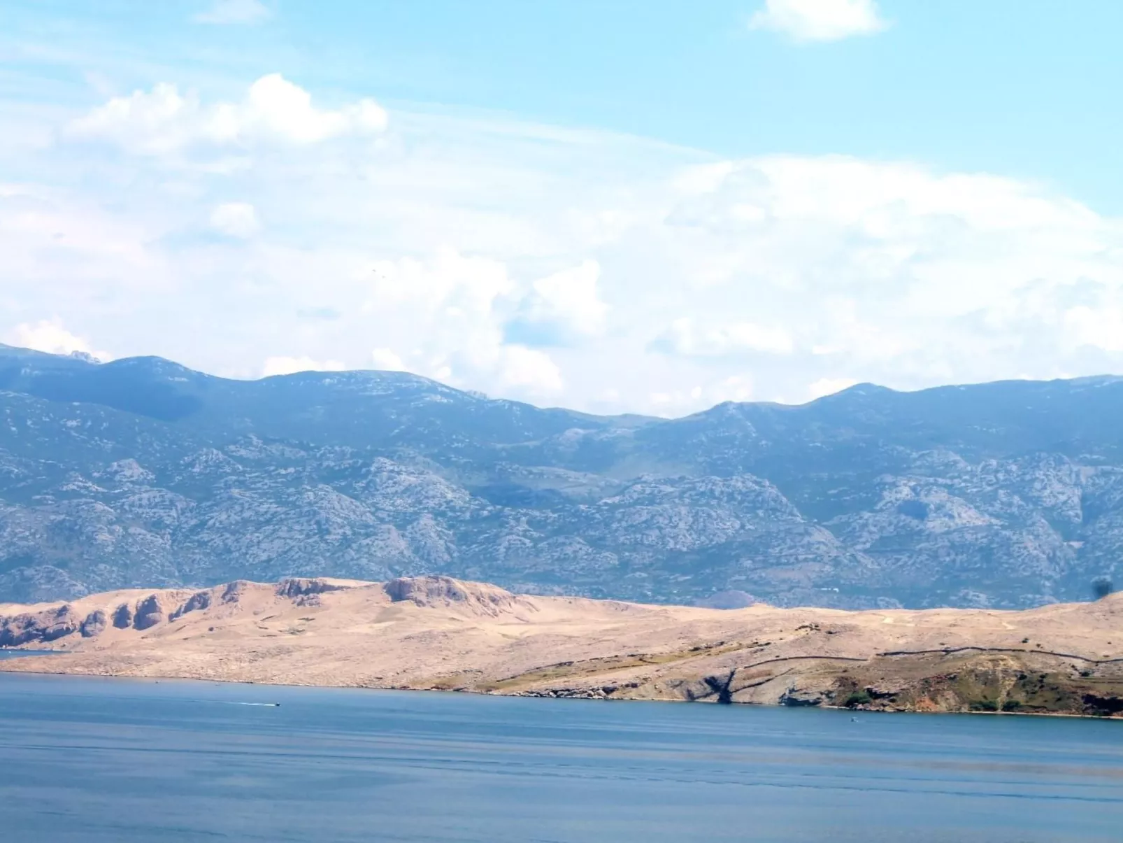 "Gubo1" mit Blick auf das Wasser-Image-tags.info