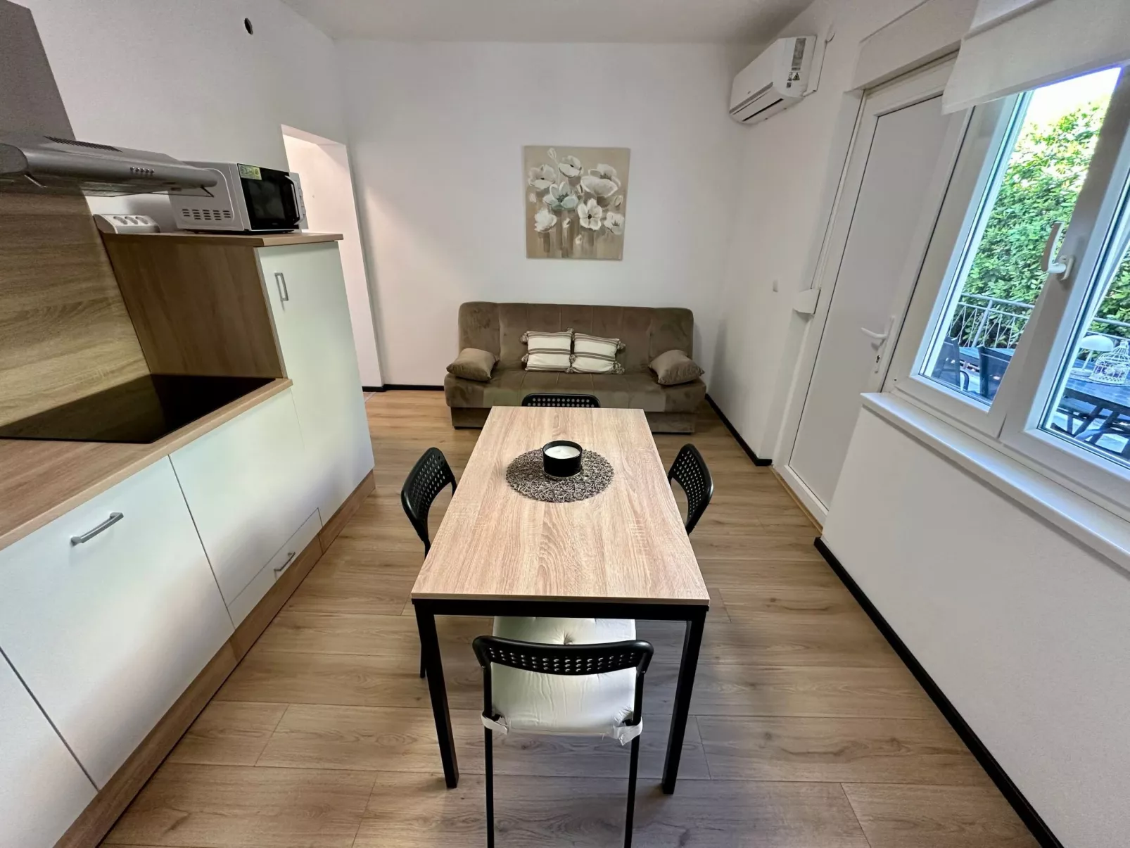 Wohnung in Dramalj mit Garten, Terrasse und Grill - Drinnen