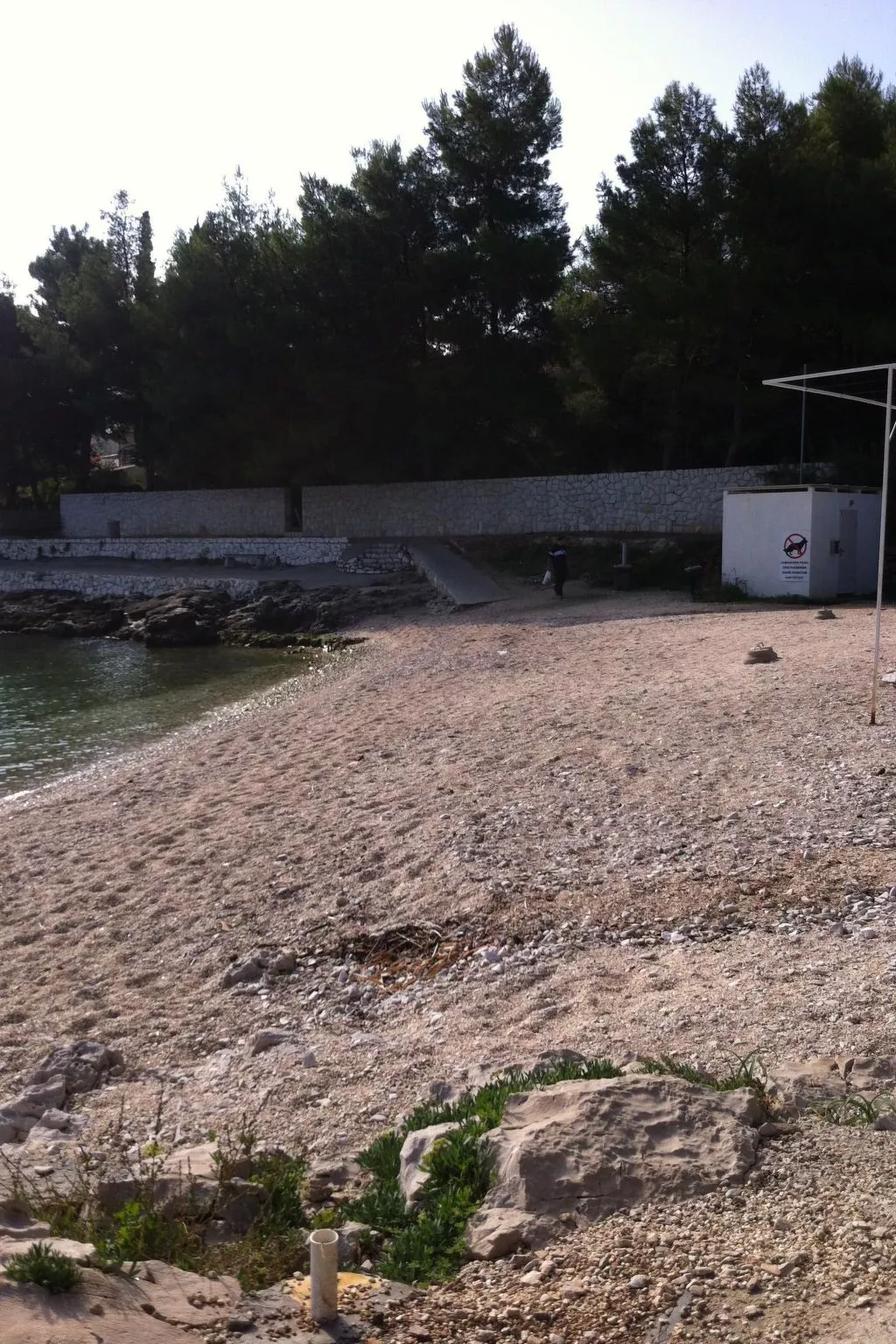 "Mladen" mit Blick auf das Wasser-Outside