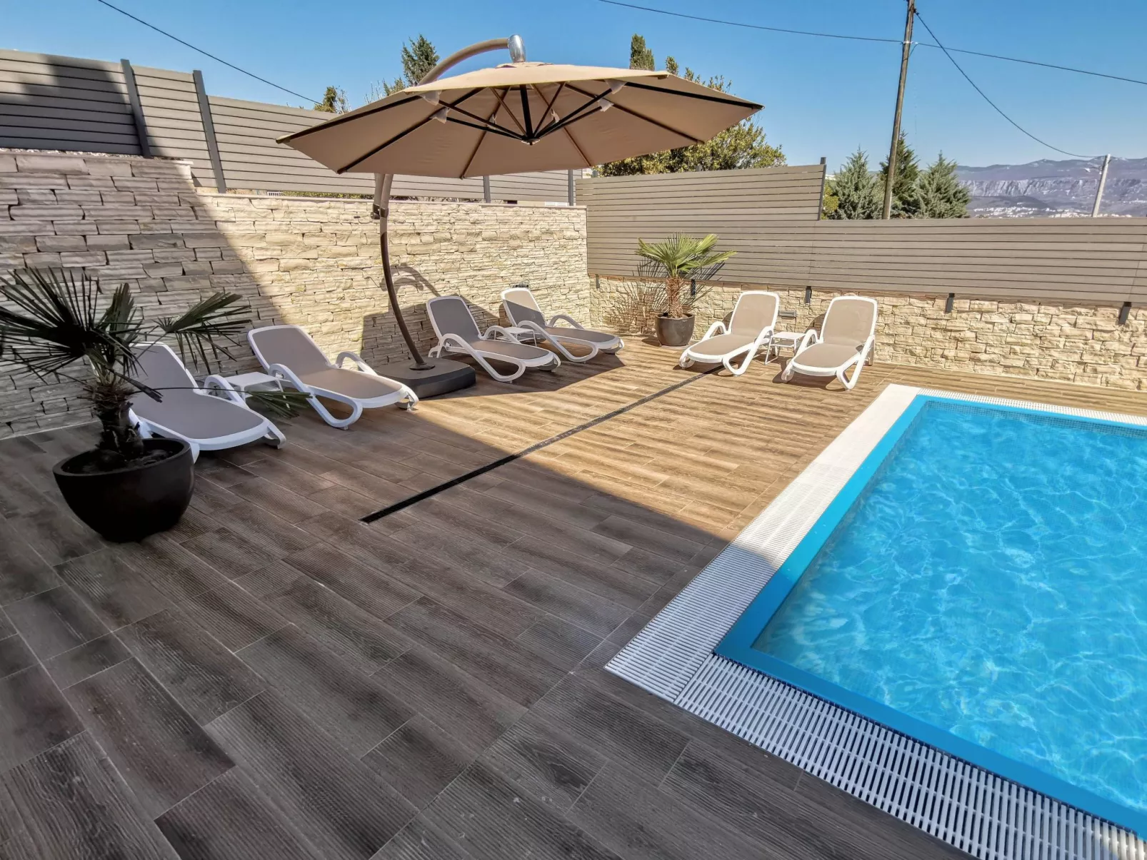 Für 5 Personen ca. 68 m&sup2; in Šilo, Adriaküste Kroatien (Kroatische Inseln)-Outside