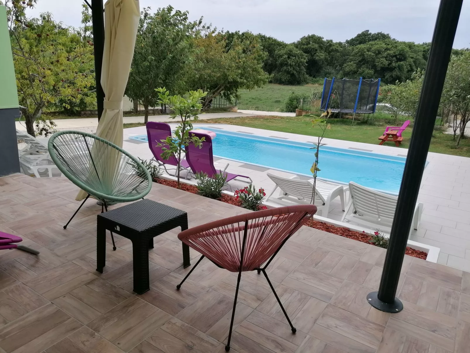 Erdgeschoss mit Schwimmbad-Dehors