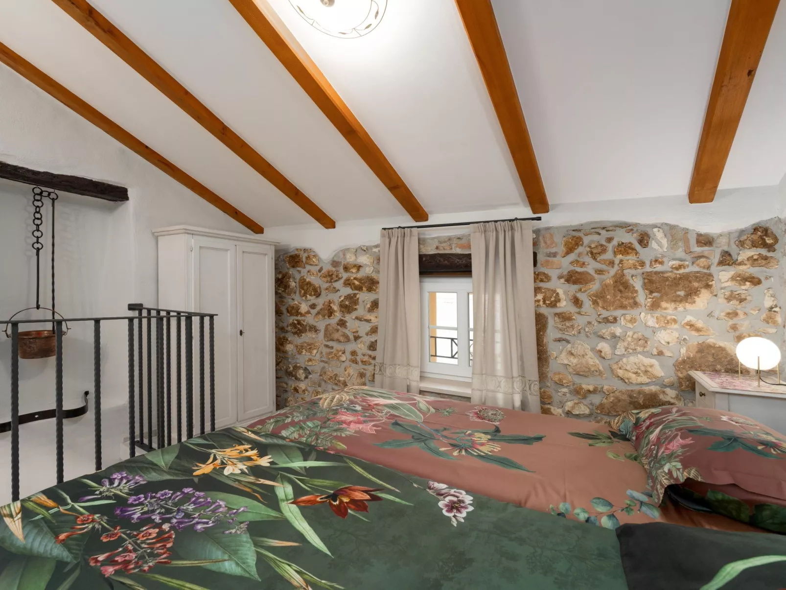 Piazzetta Studio-Dedans