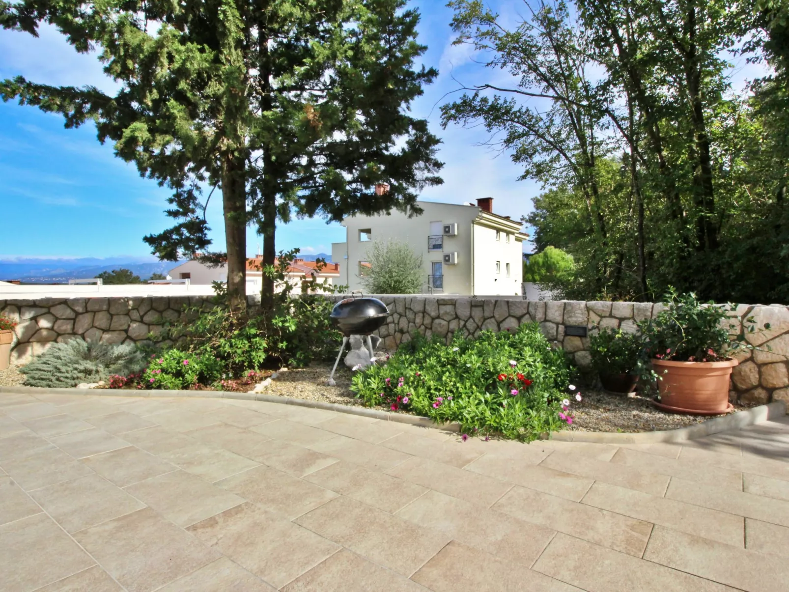 Apartment Ivanka-Outside