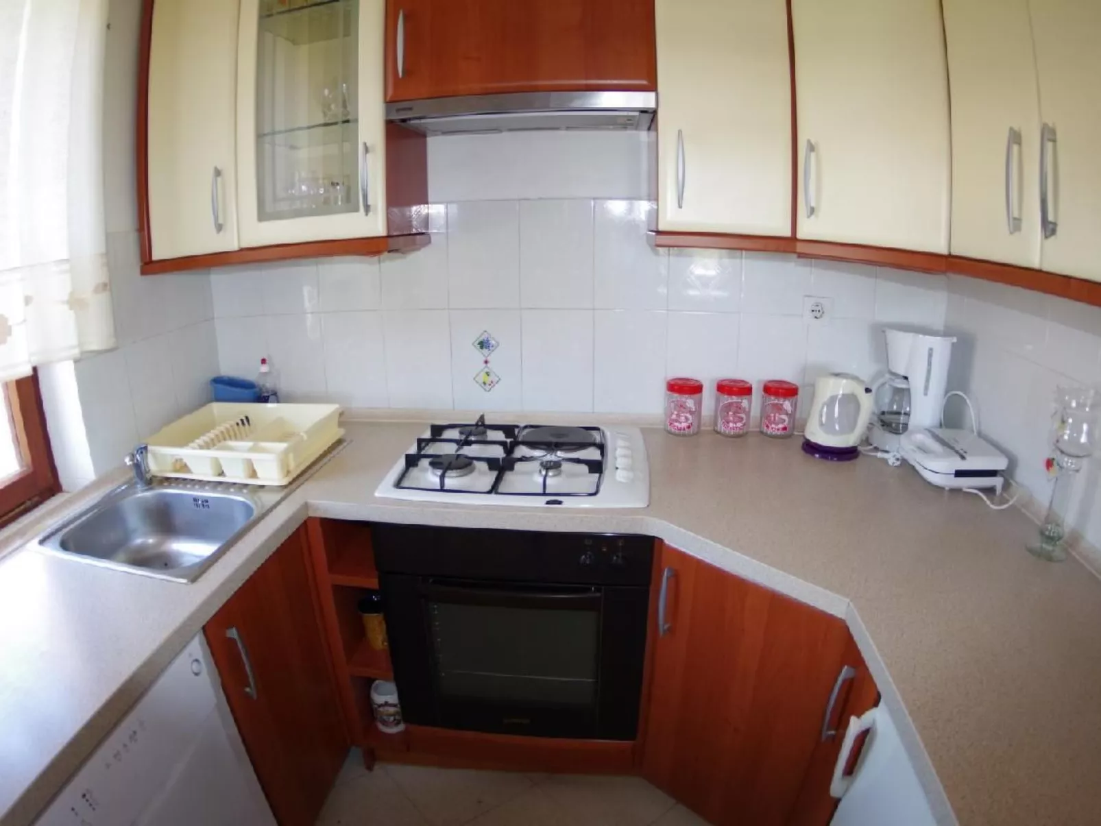 Mit privatem Pool und Garten-Dedans