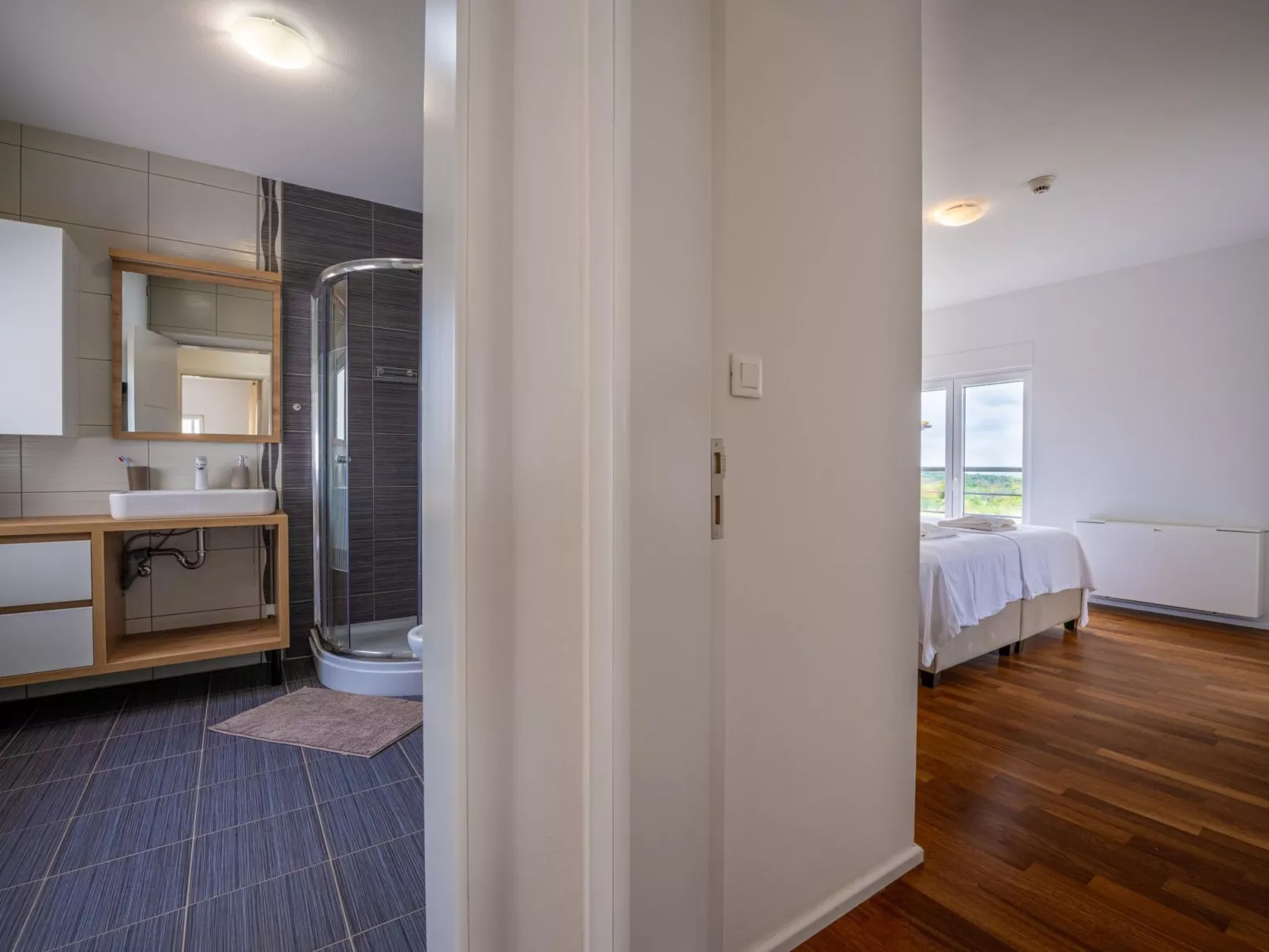 4 Schlafzimmer, 3 Badezimmer, Küche, Wohnzimmer, privater Pool, Grill-Dedans