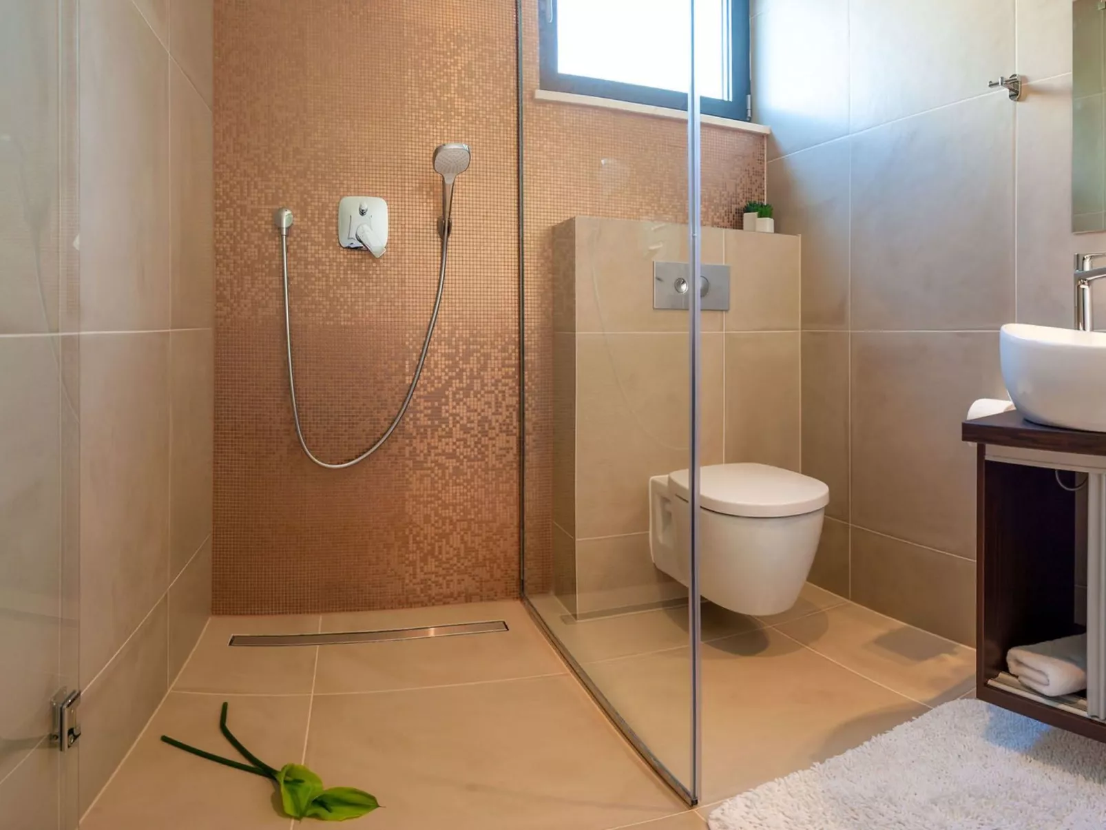 Luxuriöse Villa Rose am Strand mit Pool-Drinnen