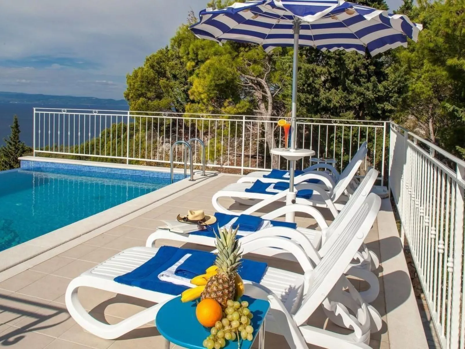 Haus Finestra-Draußen