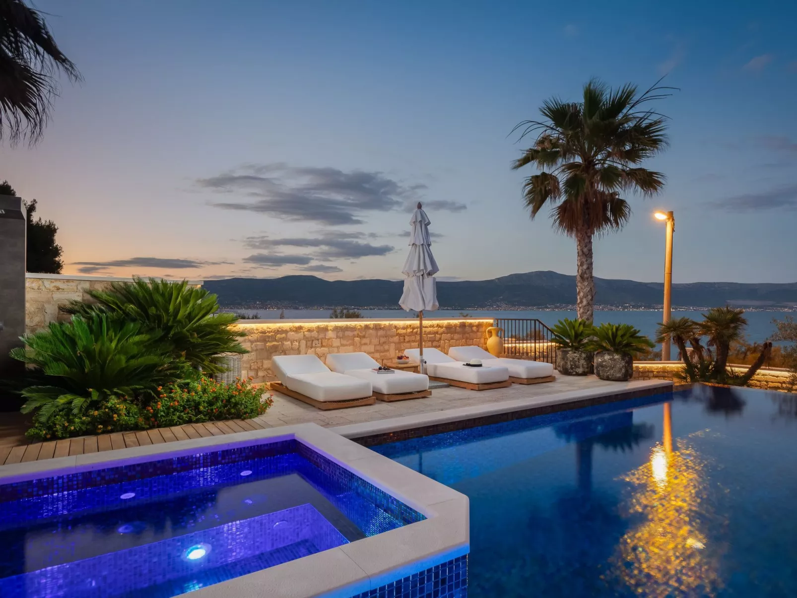 Villa L'orizzonte mit Außenküche in der Nähe von Trogir-Dedans