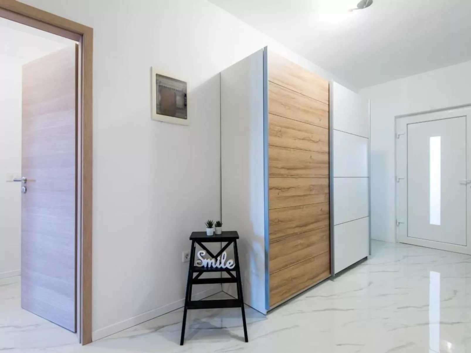 Wohnung in Turanj mit Grill-Drinnen