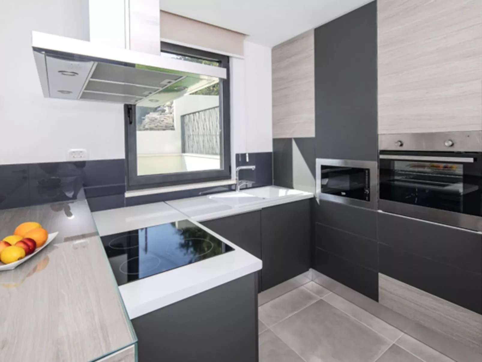 Luxusvilla Viola mit Pool, Sauna und Fitnessraum-Drinnen