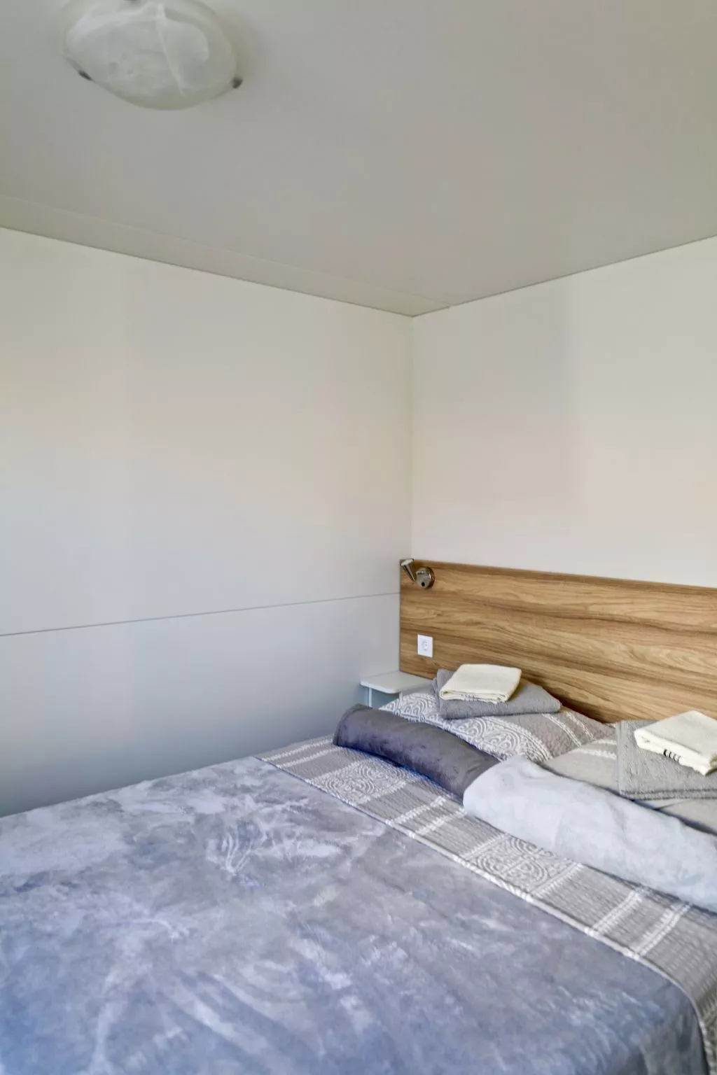 Manora Sucuraj Pool Gästehaus-Inside