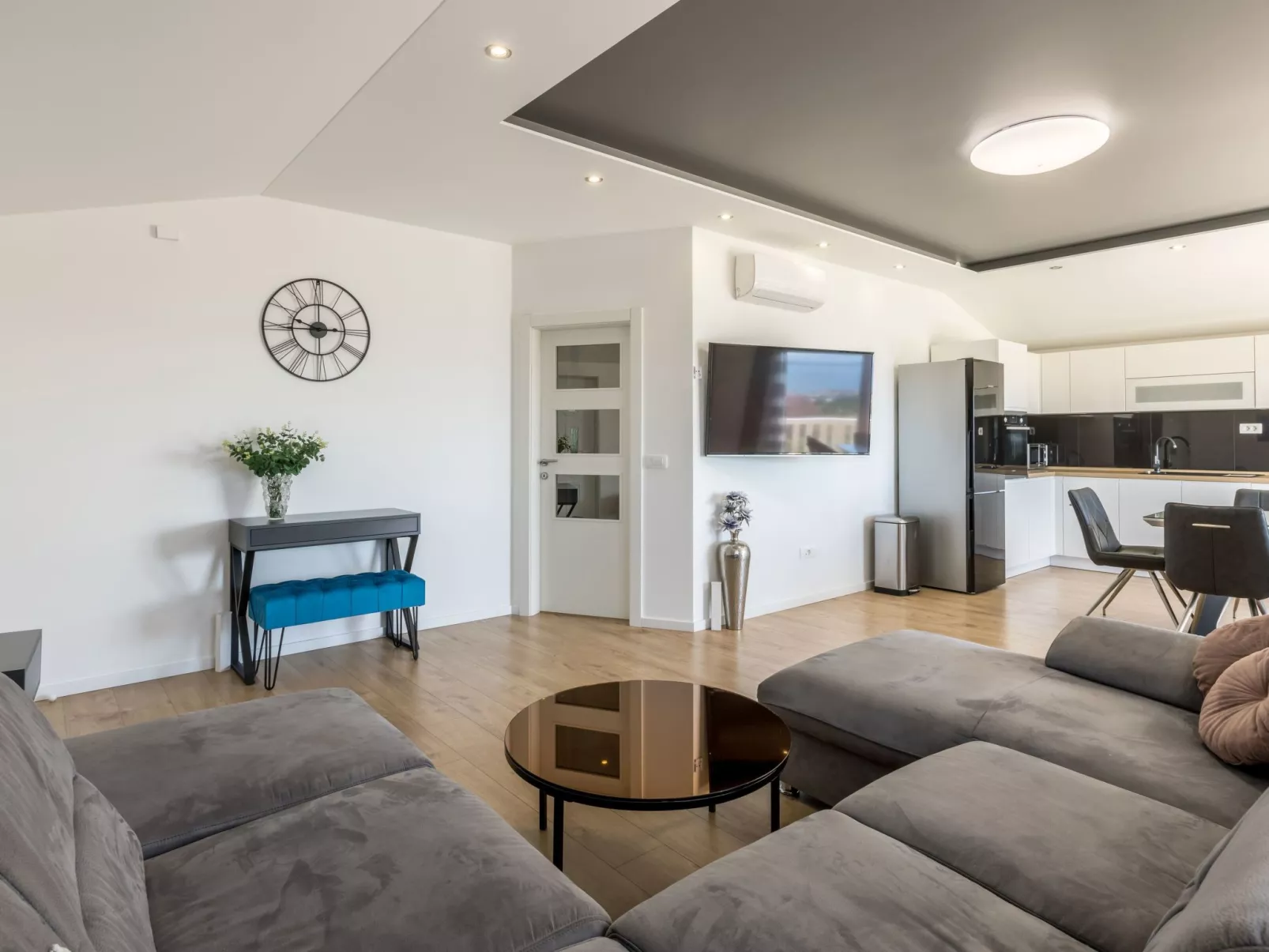 Villa Iva-Image-tags.info