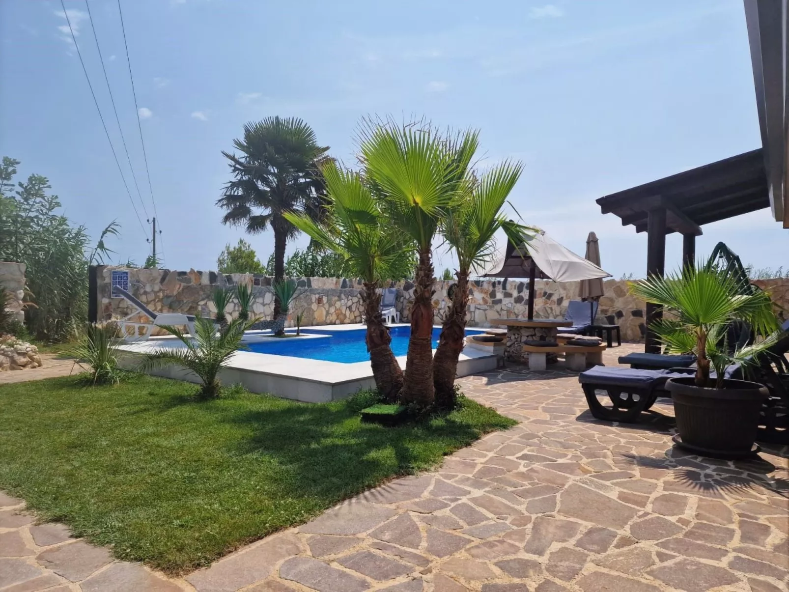 Schönes Haus in Pomer mit privatem Parkplatz-Draußen