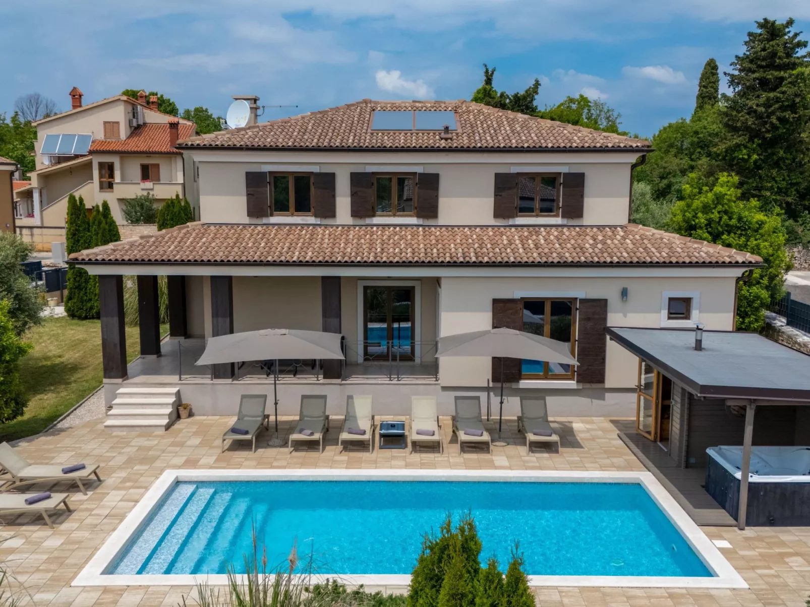 Villa Dante-Draußen