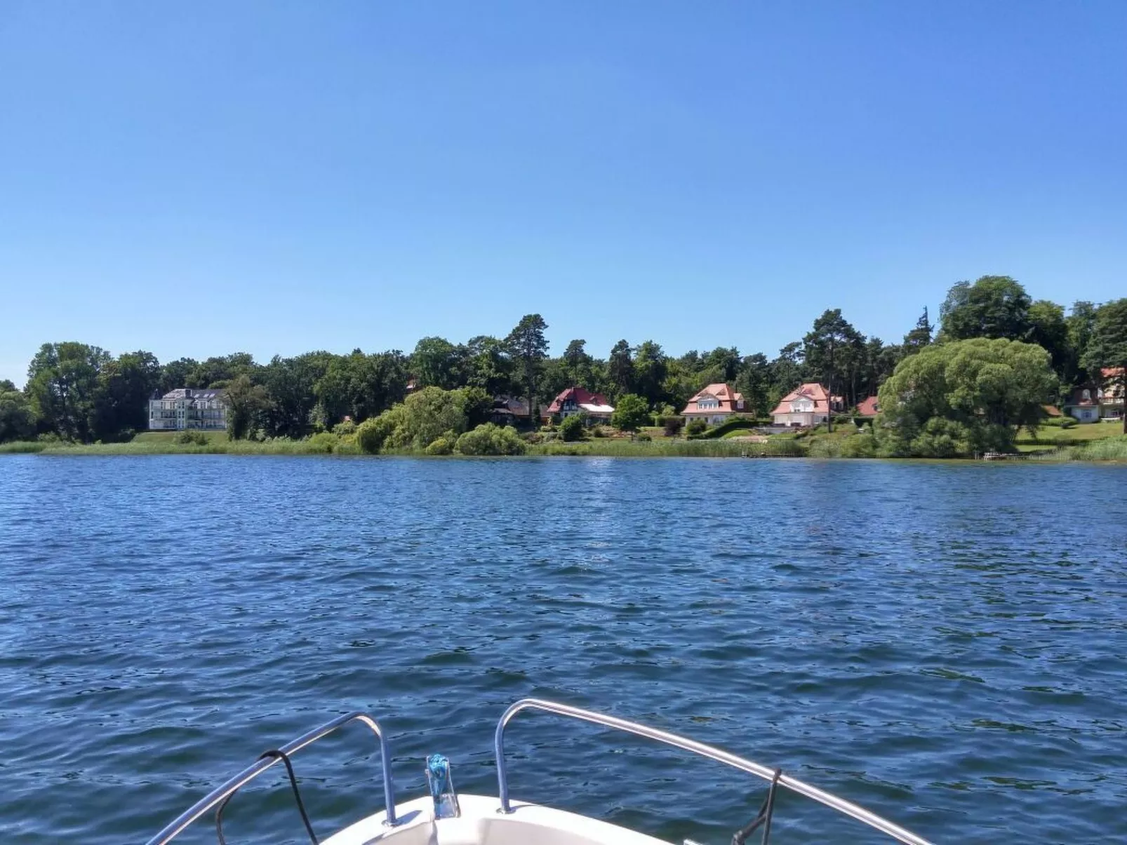 Haus am Seeufer in Plau am See-Outside