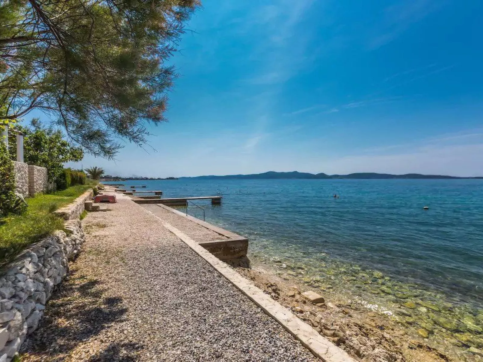 Wohnung mit Blick auf das Wasser-Dehors