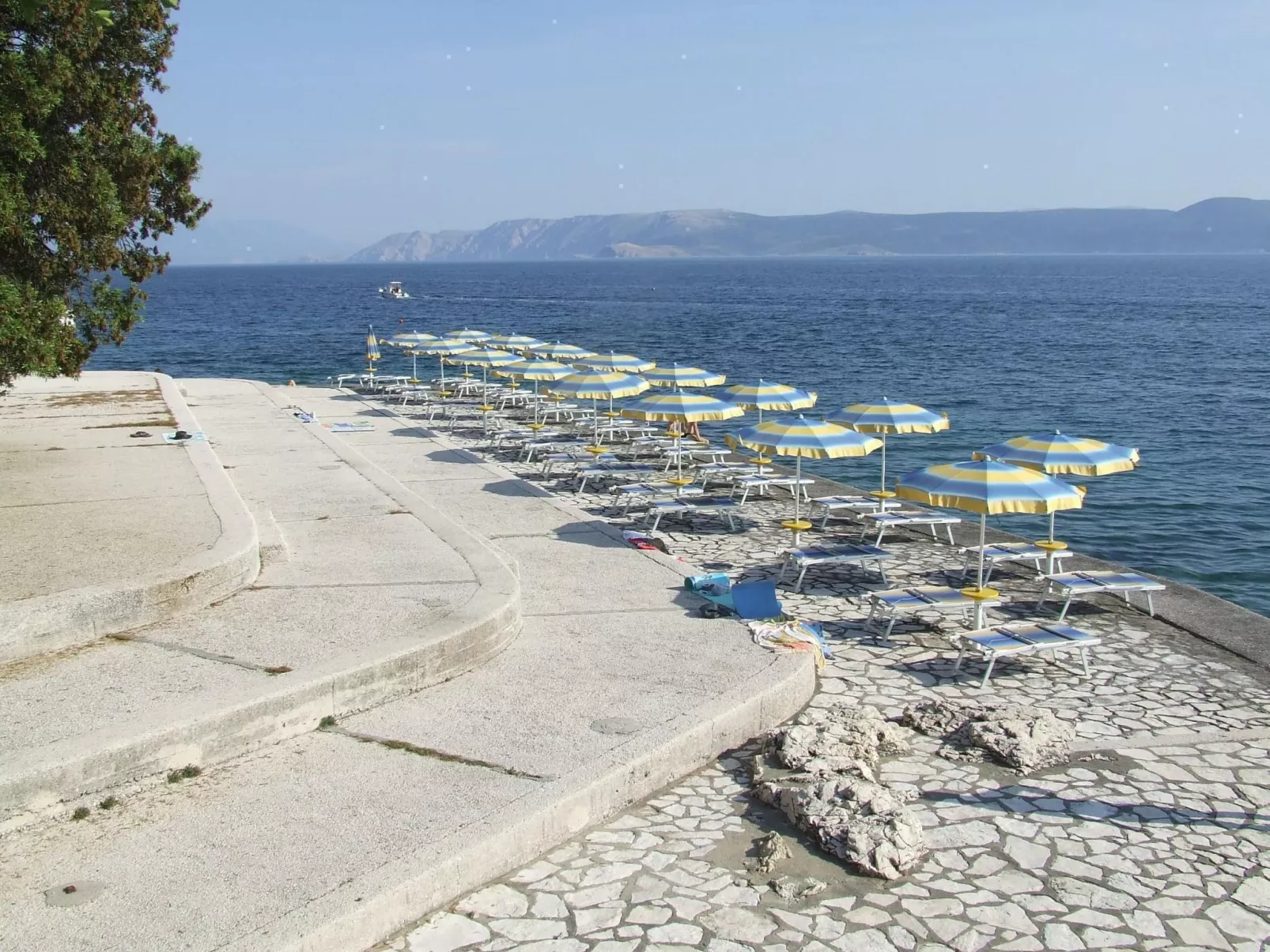 Mit Balkon für drei Personen-Image-tags.info