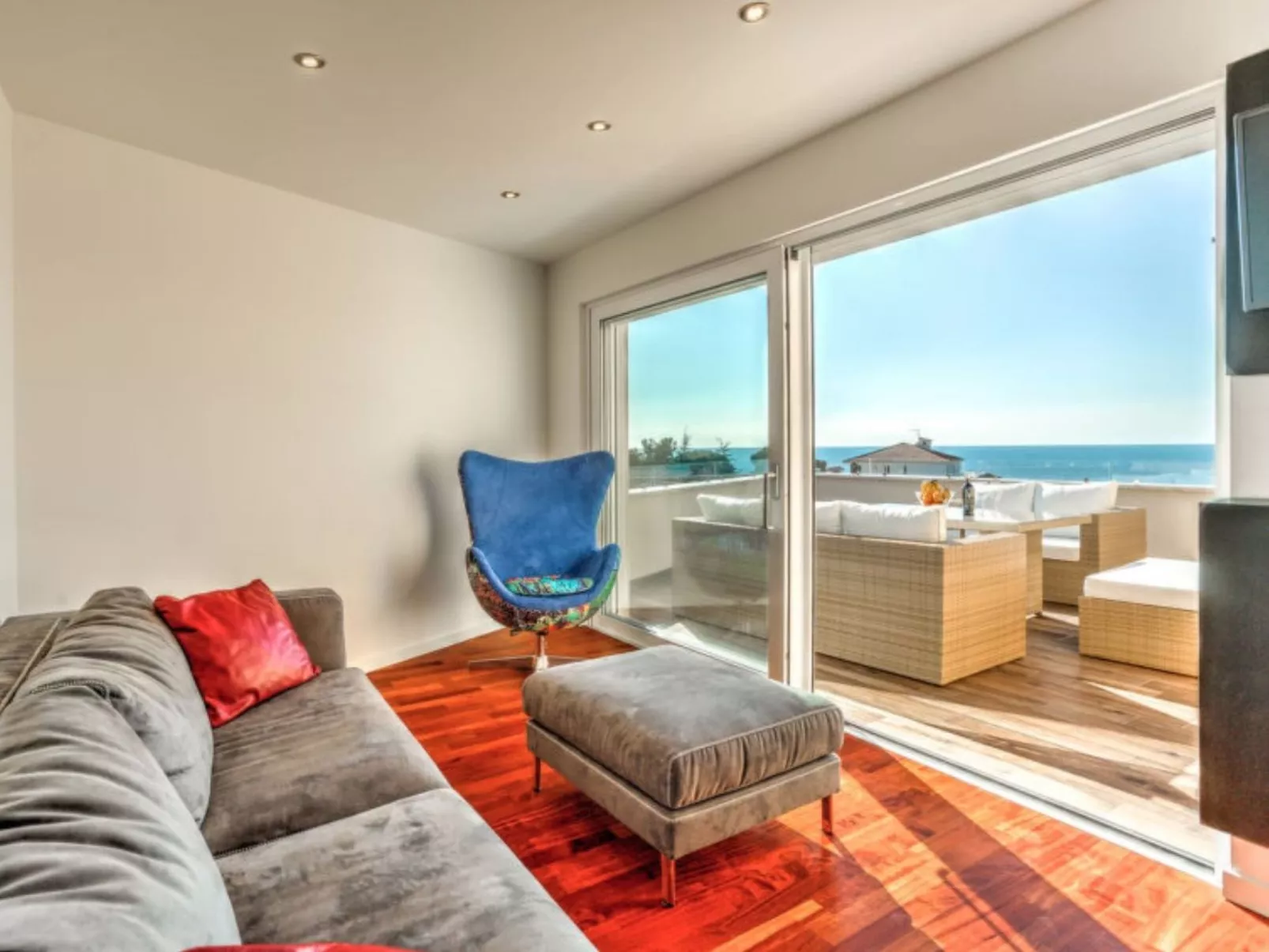 Wohnung "Lovrecica" mit Blick auf das Wasser