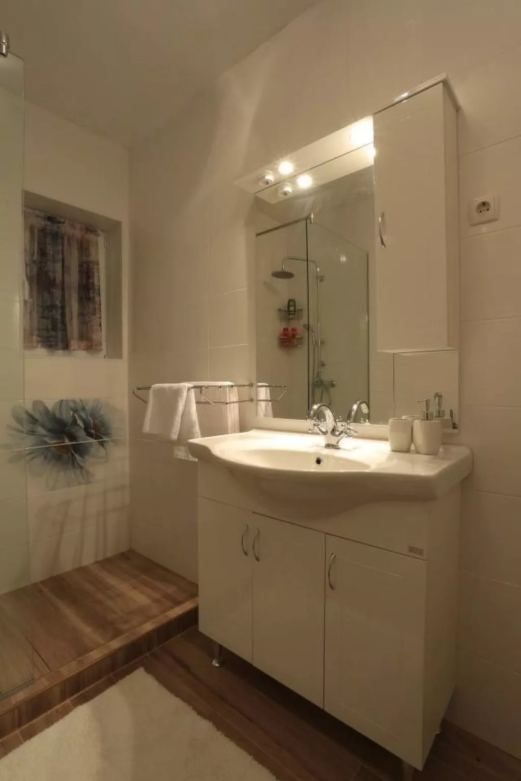 "Villa Franov" mit privatem Pool-Drinnen