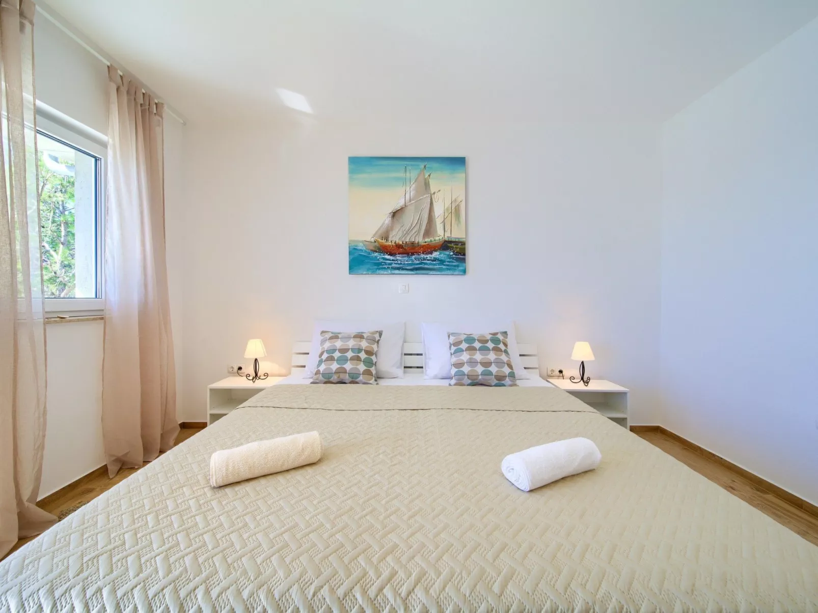 Geräumige, luxuriöse 5*-Ferienvilla mit Meerblick, eigenem Pool und großer Terr-Dedans