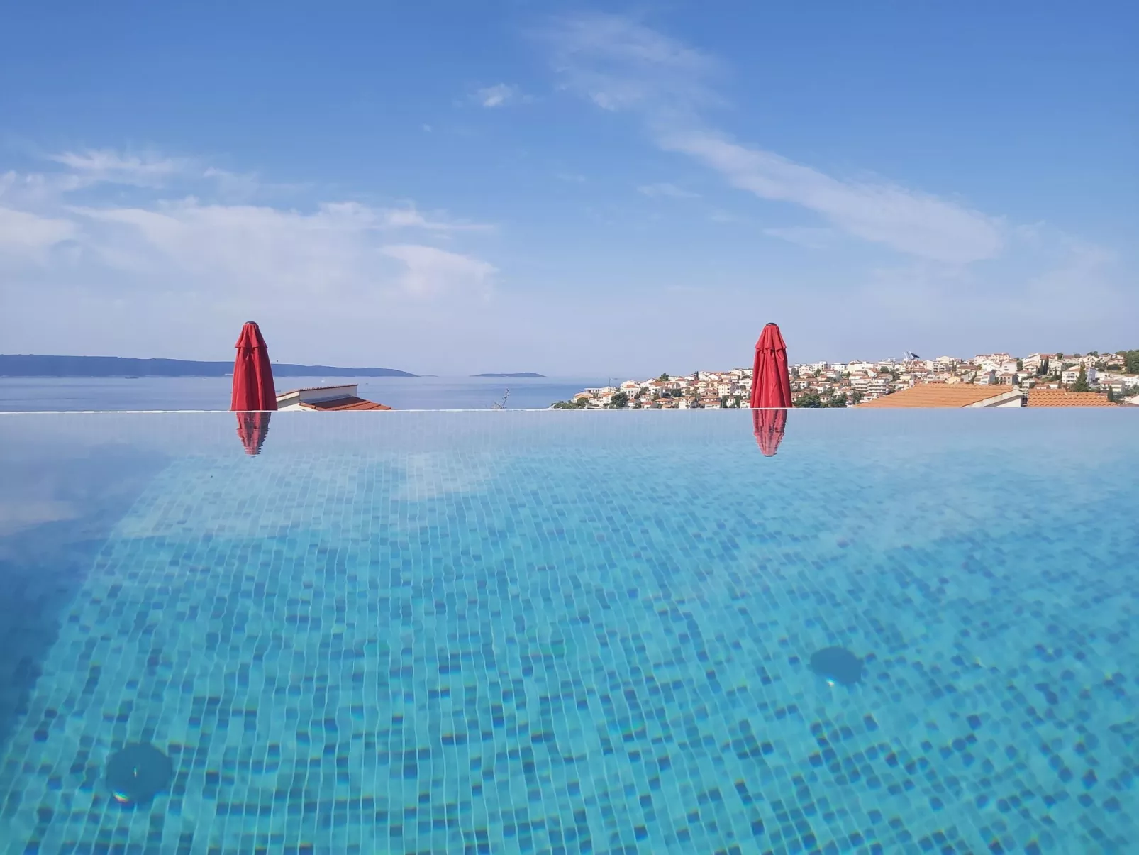 Beheizter Infinity-Pool, Wohnung mit Meerblick3-Outside