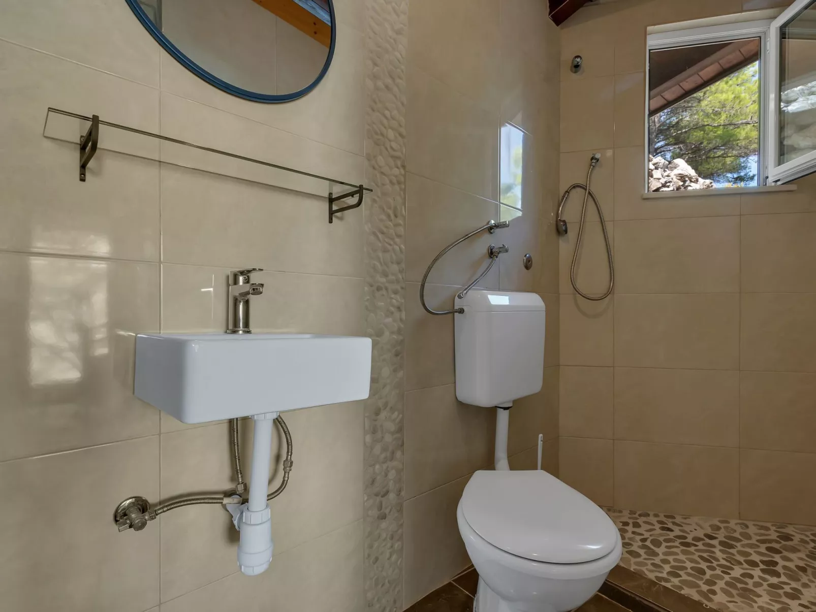 Haus in Općina Sućuraj mit Grill und Terrasse-Image-tags.info