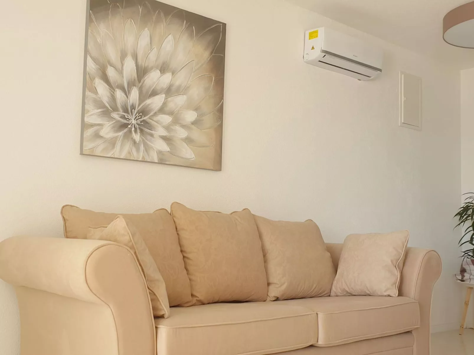 Beheiztes Schwimmbad, schattige Terrasse mit Meerblick-Dedans