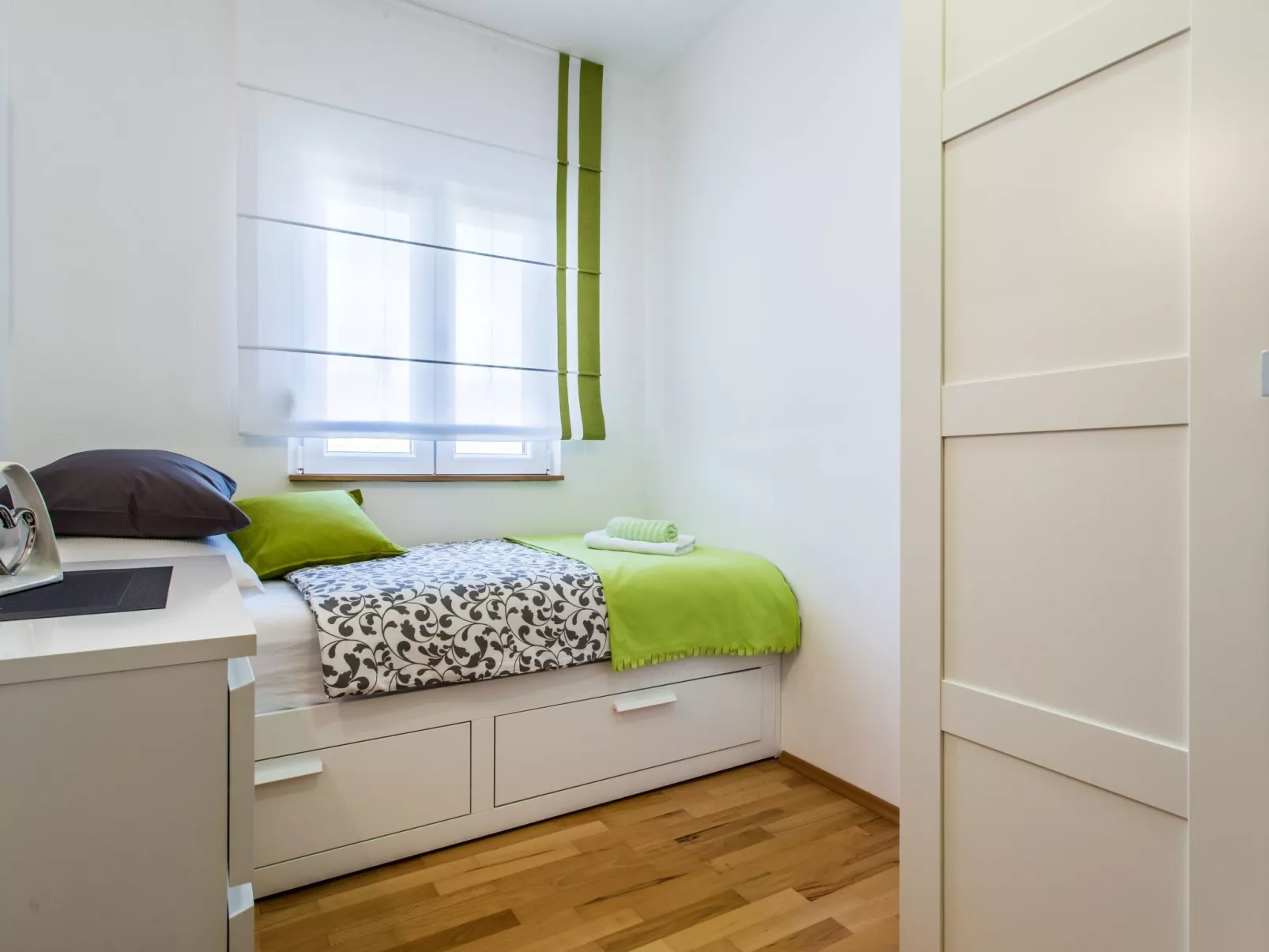 Ruhige Ferienwohnung Tina 8-Drinnen