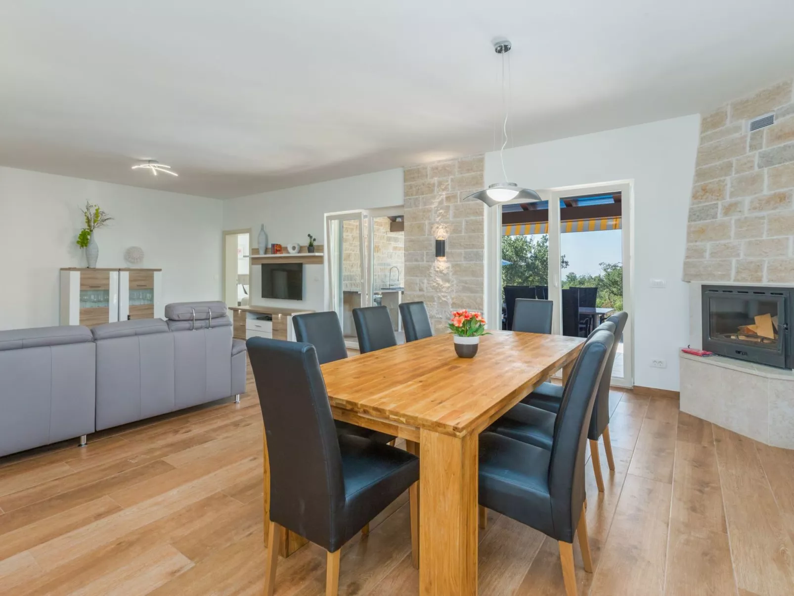 Tolles Ferienhaus in Deklići mit Privatem Pool-Dedans