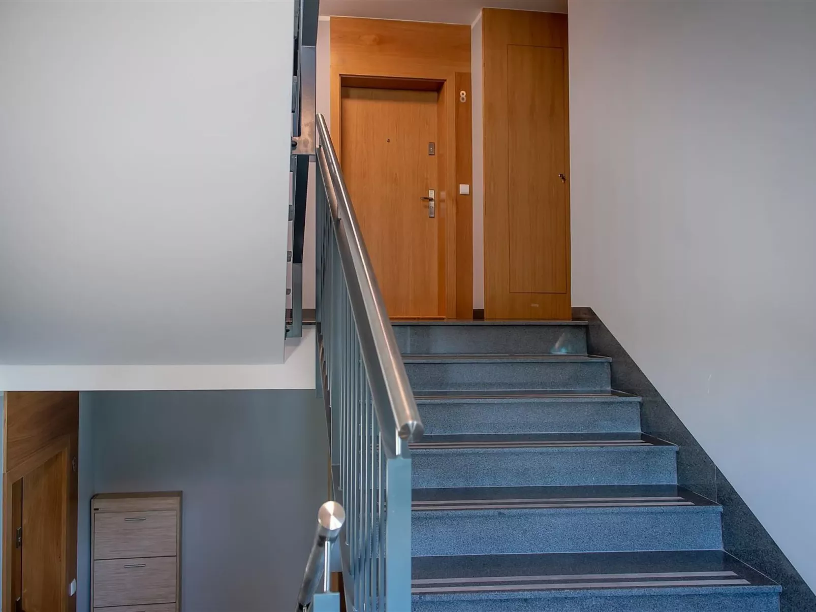 Moderne Ferienwohnung mit Balkon, nur 500 Meter von Meer und Strand entfernt-Drinnen