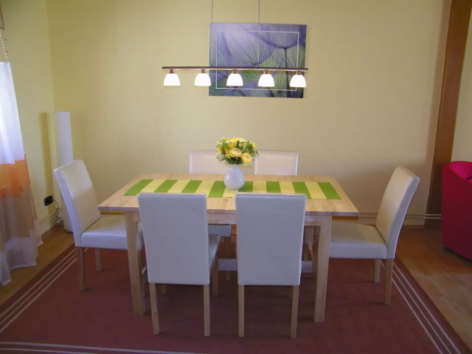 In Kappeln mit Großem Balkon-Dedans