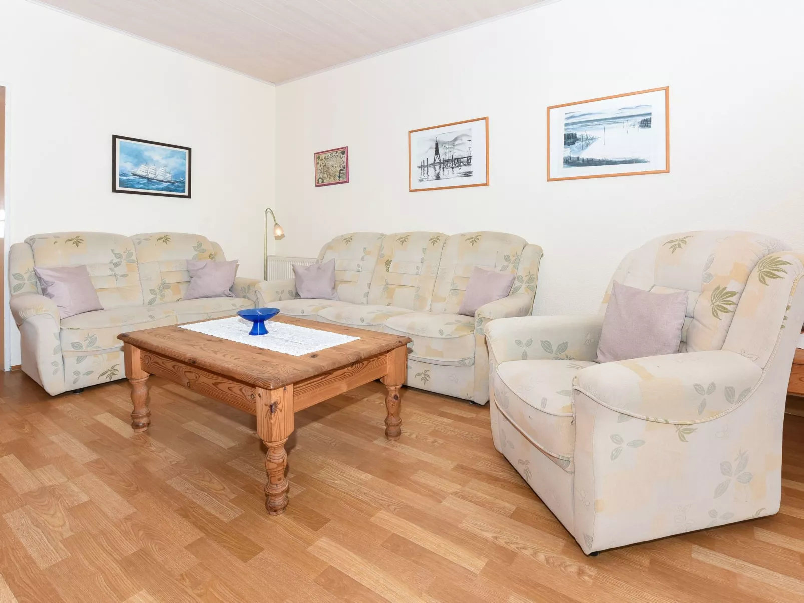 Strandnahes Ferienhaus mit Kinderspielplatz-Dedans