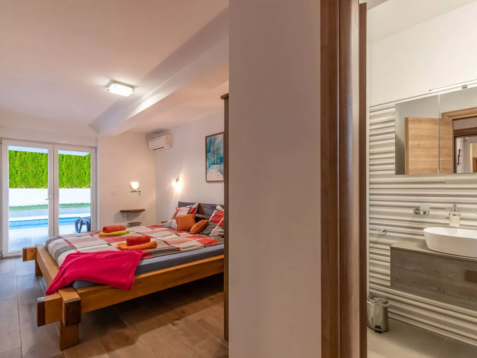 Leon's Holiday Homes-Dedans