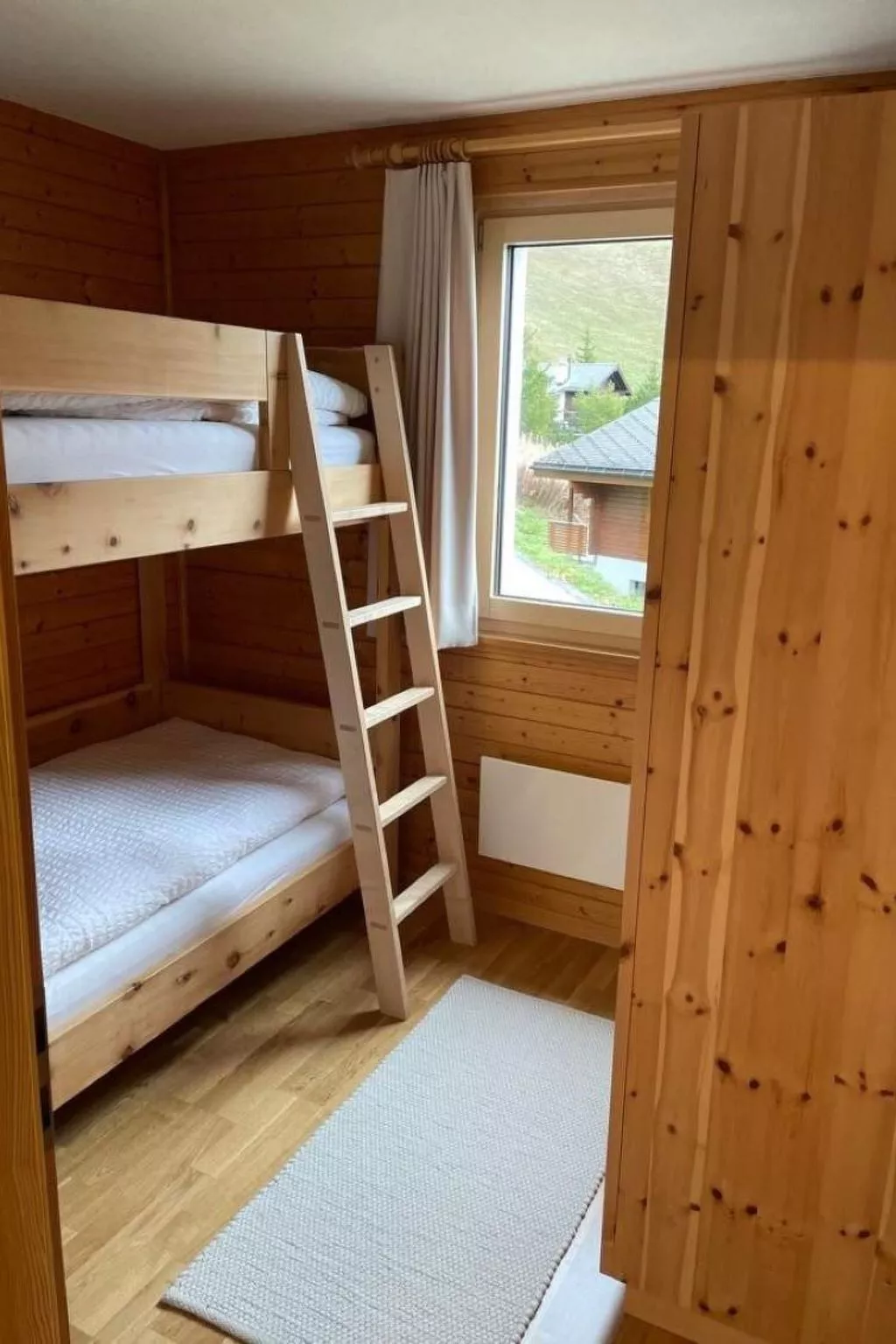 Chalet Brunnquell-Drinnen