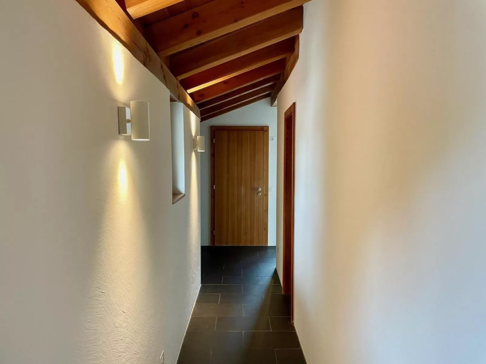 The Green Hut-Dedans