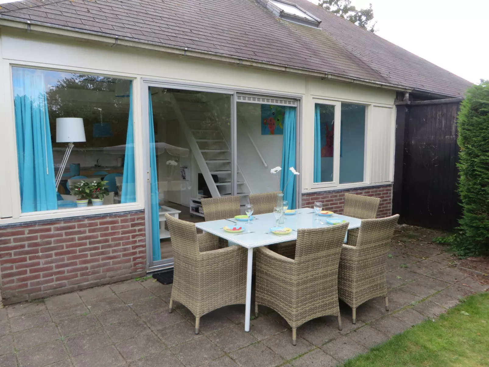 Gemütlicher Vier-Personen-Bungalow-Dehors