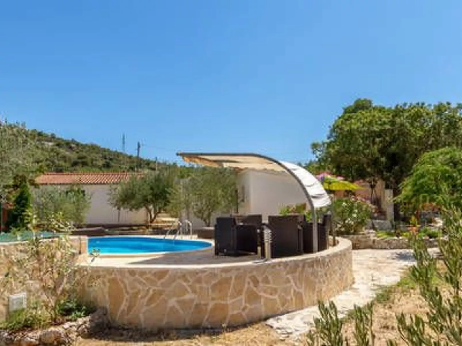 Hütte mit Garten, Grill und Terrasse-Inside