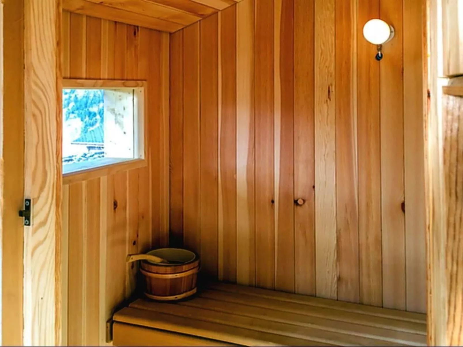 Haus "Nyfeler" Obergeschoss 4-Bettwohnung-Image-tags.info