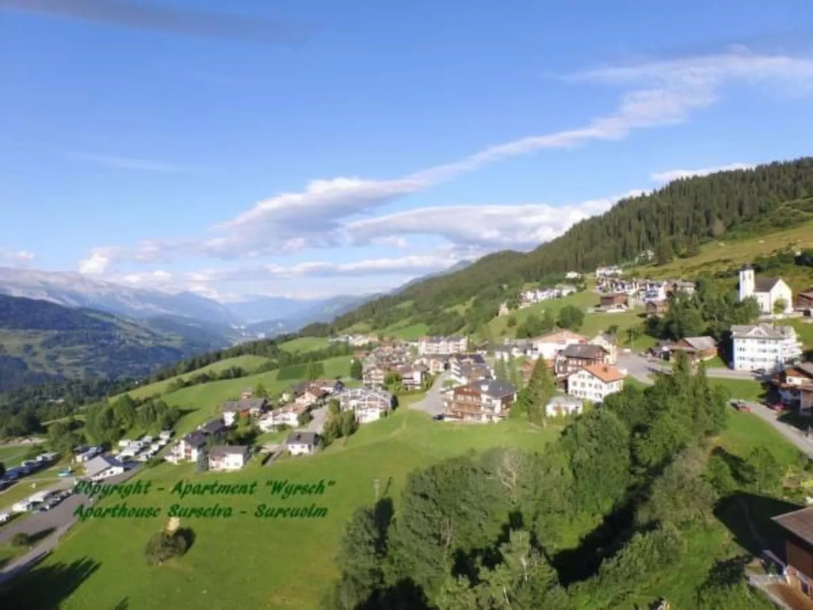 Aparthaus Surselva, direkt an der Skipiste-Dehors