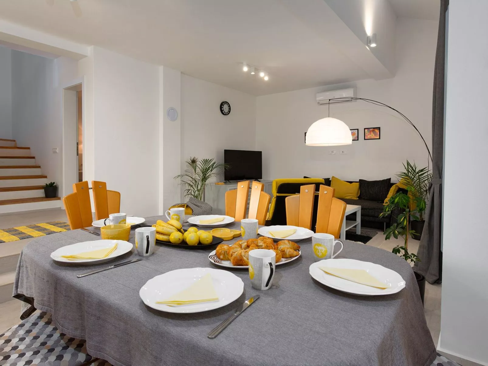 Mit Garten, Grill und Terrasse-Dedans