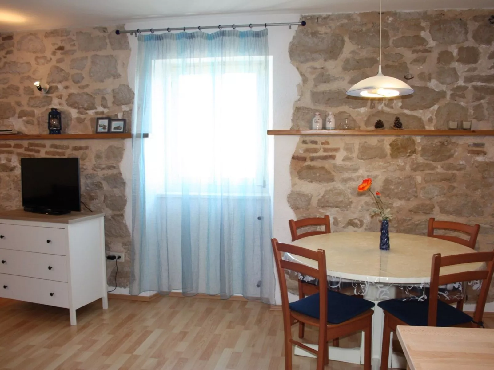 App Nirvana mit Garten in der Altstadt von Vrsar-Drinnen