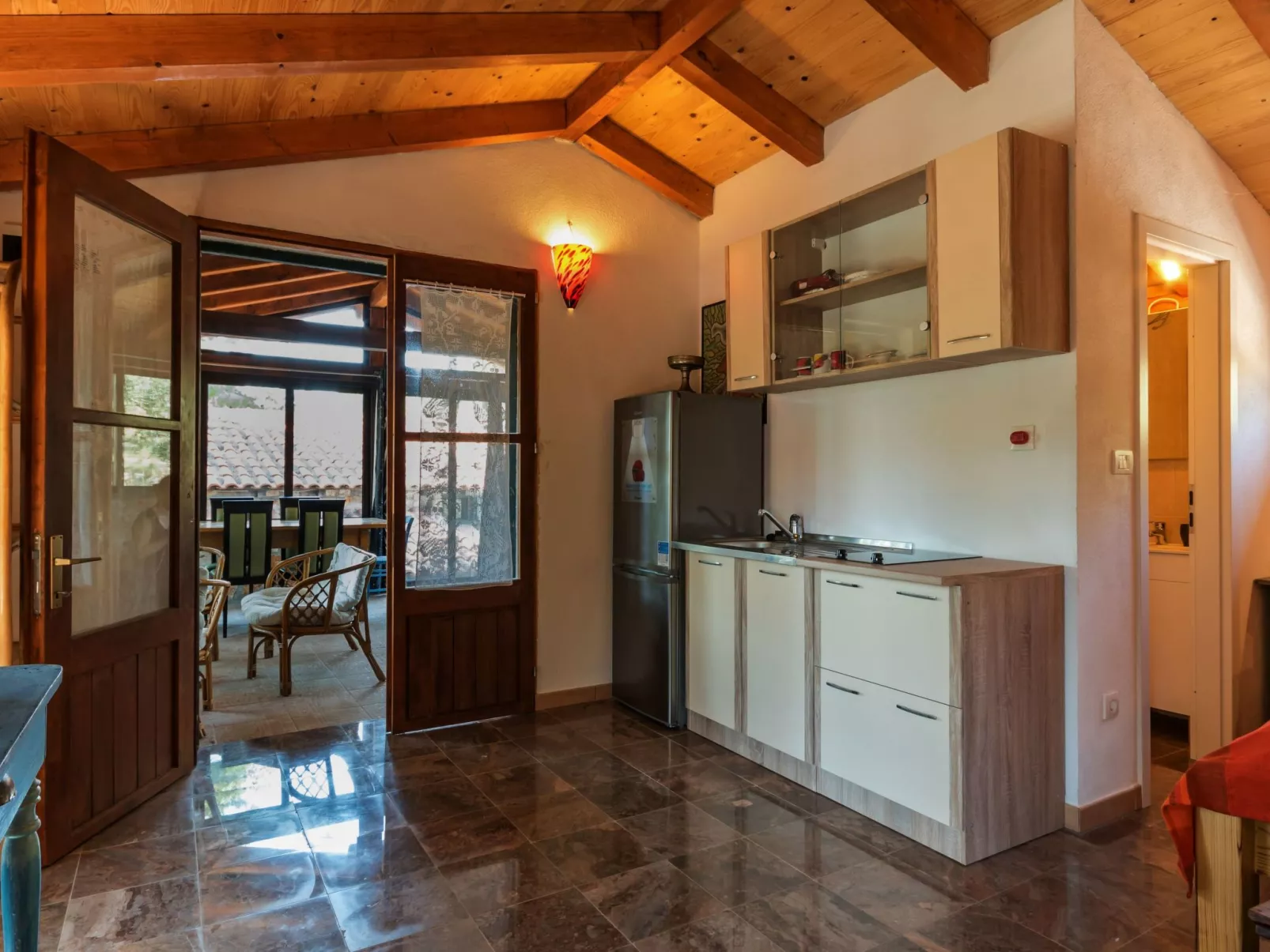 Hidden Heaven Private Resort - Beheizter Pool-Drinnen