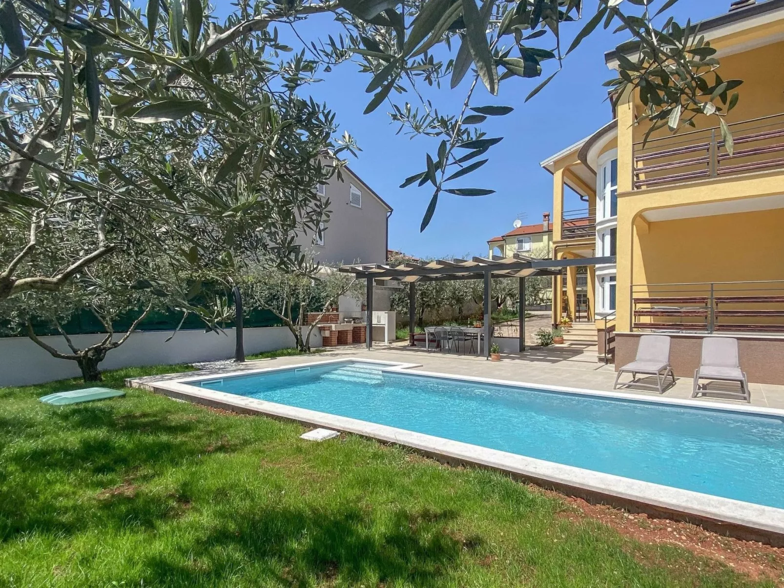 Villa "Chiara" mit privatem Pool-Outside
