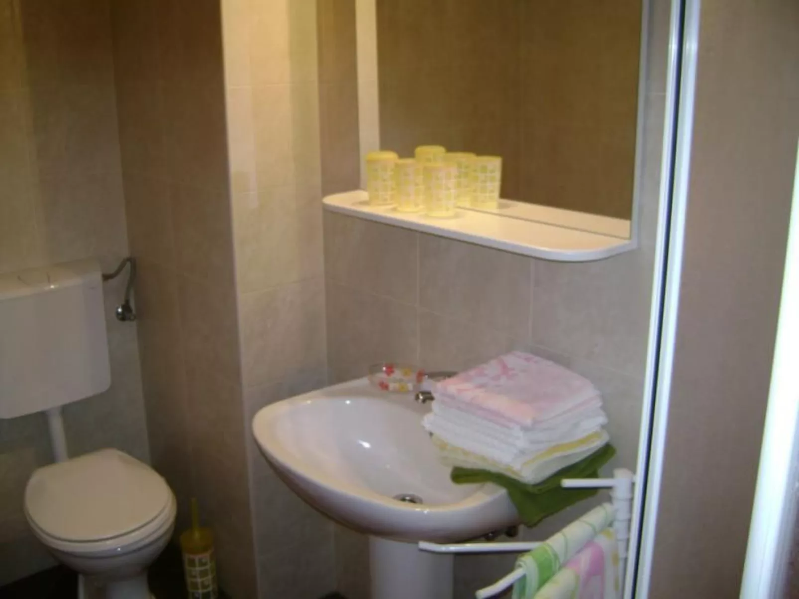 "Mia" mit Blick auf das Wasser-Drinnen