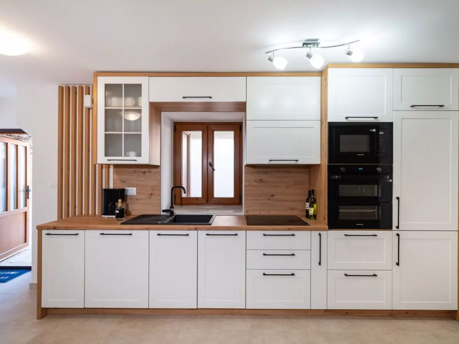 Mit Jacuzzi-TA Leut Agency-Inside